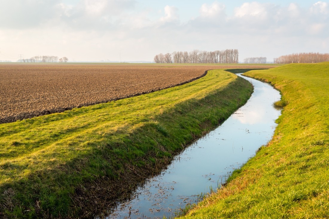 Pozwolenia&#x20;wodnoprawne&#x20;w&#x20;rolnictwie...